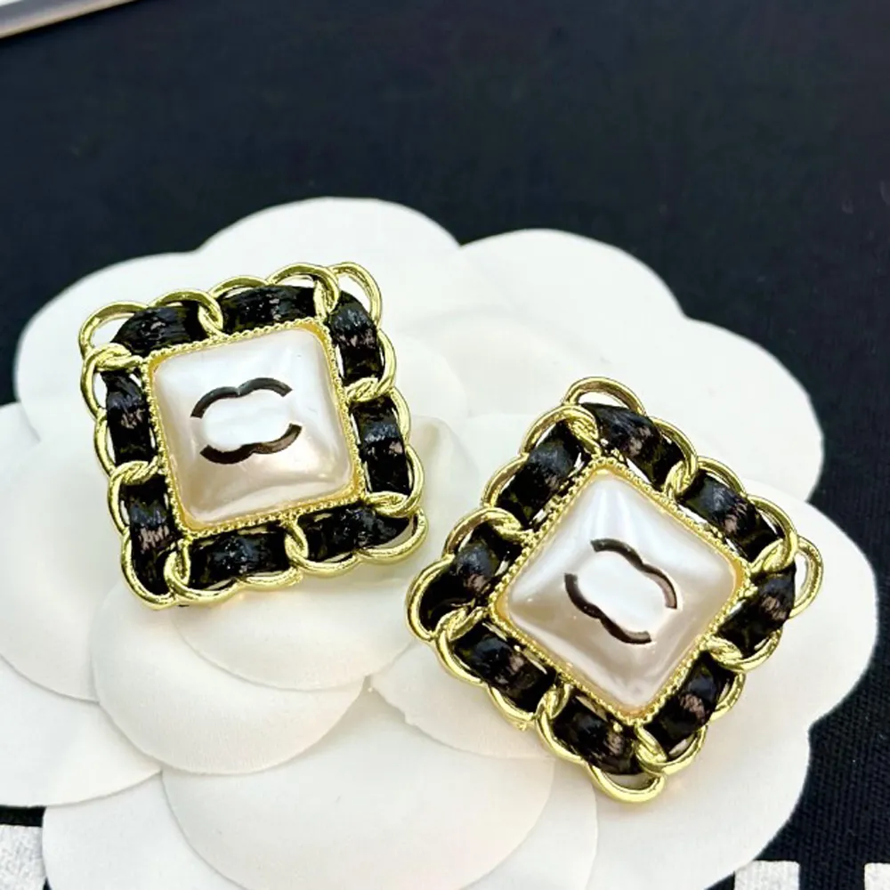 Nieuwe stijl Designer Studs oorbellen Crystal Pearl earring 18K Gold vergulde merkbrief Stud Men Women Wedding Party Sieraden Mode -accessoire Groothandel