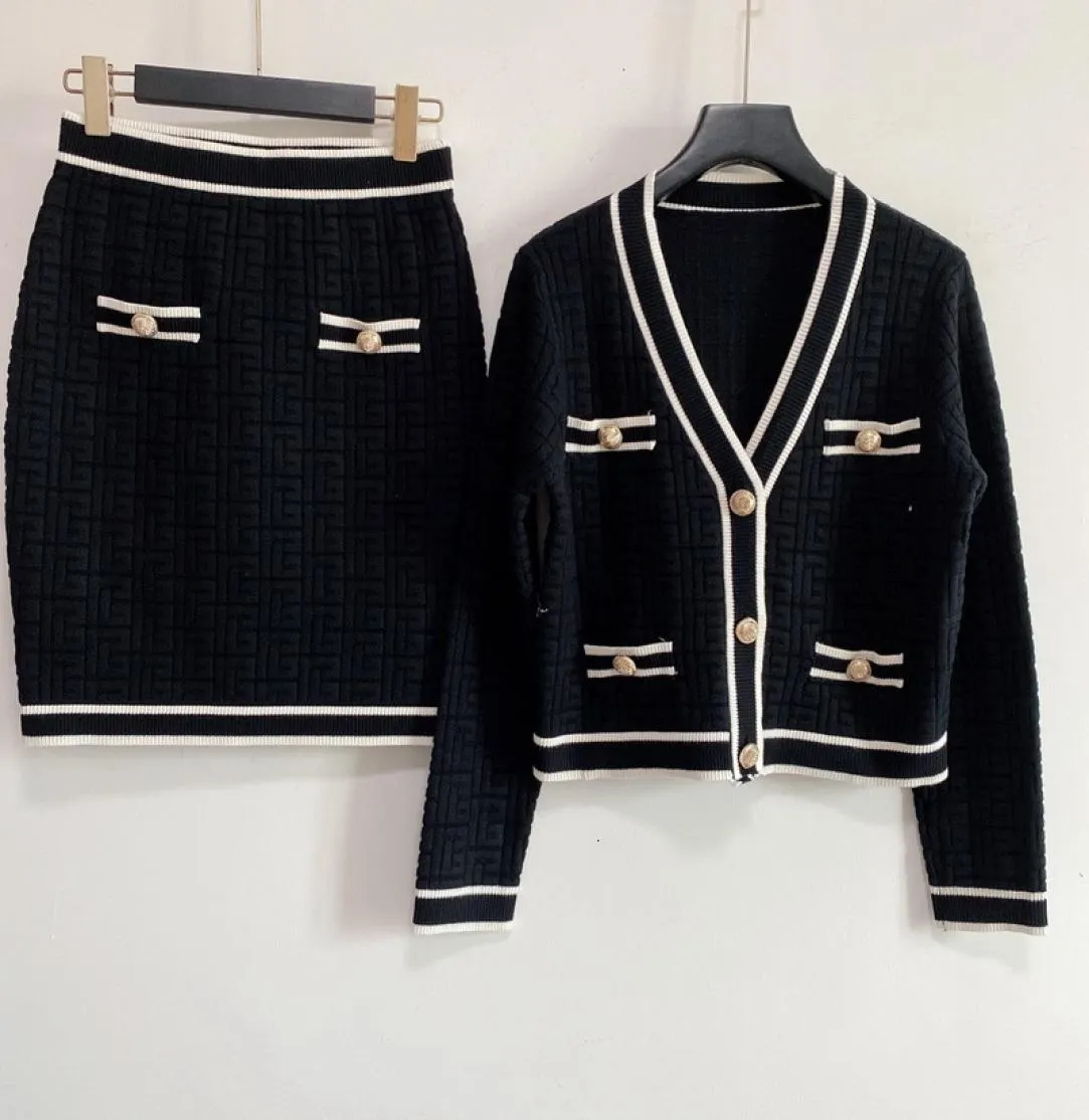 2021夏のカジュアルドレスセータースカイア2ピーススカート半袖編み布豪華なデザイナー服