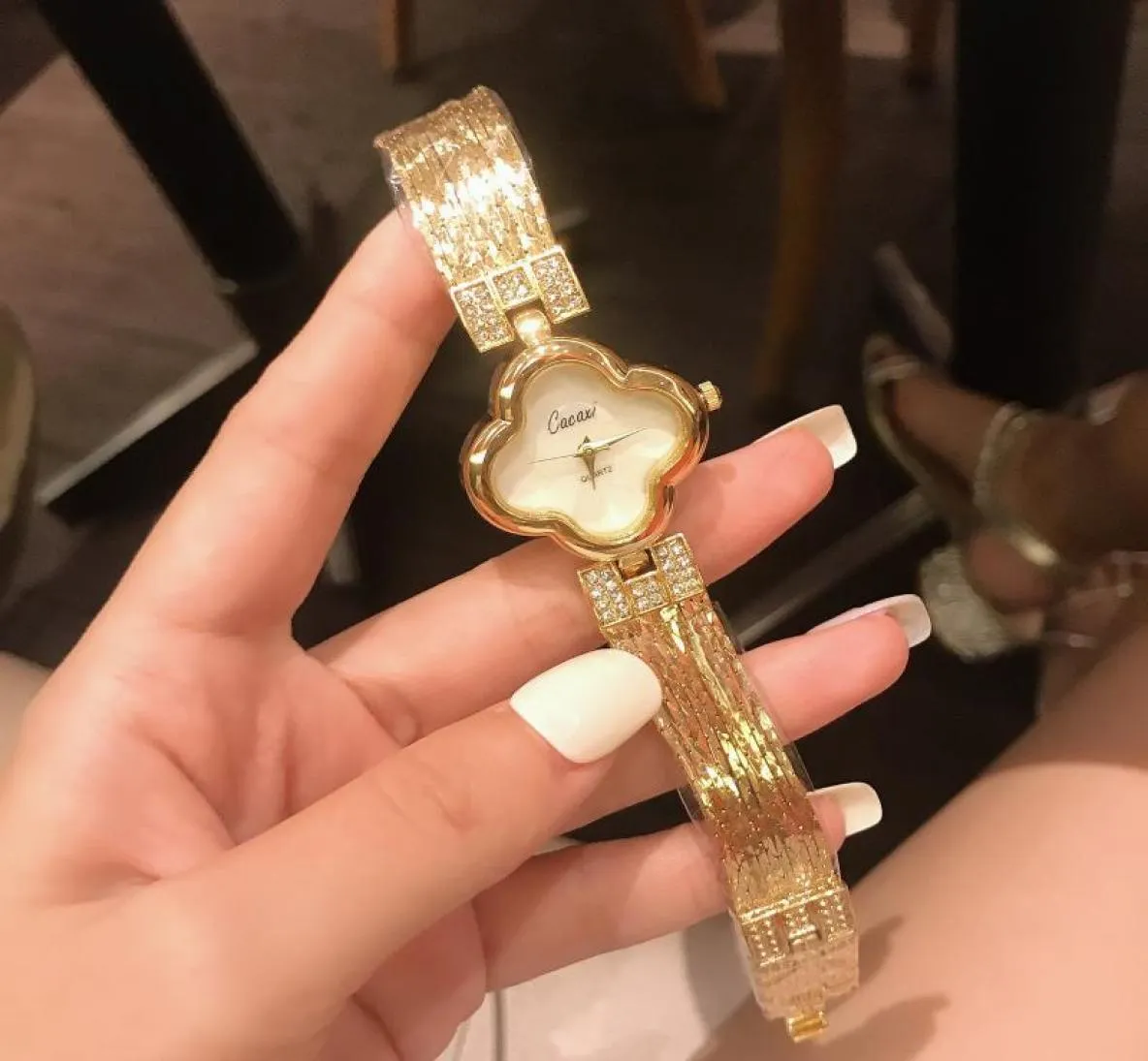 Wallwatches Women Watches 2021 Top Gold Ladies Mira Four Leaf Clover Original para el reloj Femenado Relogio Feminino4098623