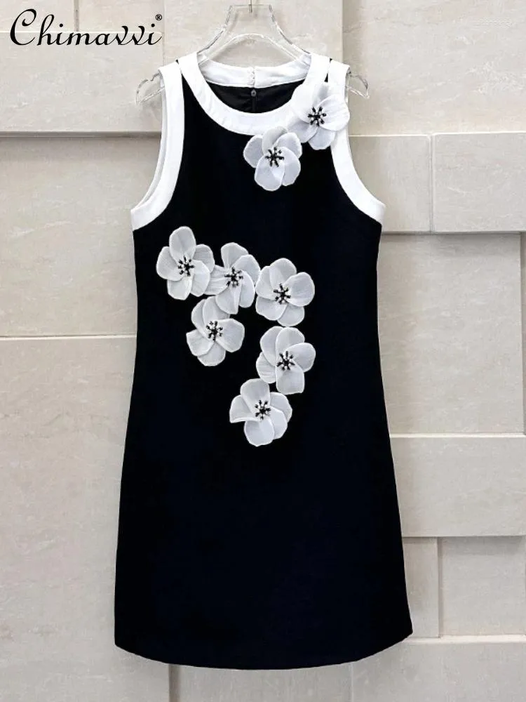 Sıradan Elbiseler Yaz 2024 Fransız Zarif Moda 3D Çiçek Boncuklu Yuvarlak Boyun Kiliz Kurdele Yüksek Bel A- Hat Siyah Kısa Elbise İçin