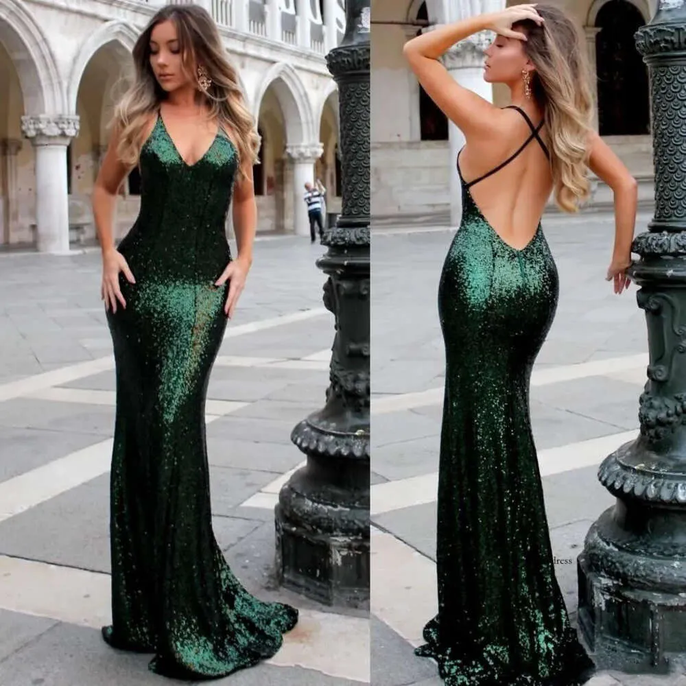 2018 New Green Semened Long Prom Sirène Robes ajustées Sexy Backless Night Formal Robes V Party Party Usure 0510