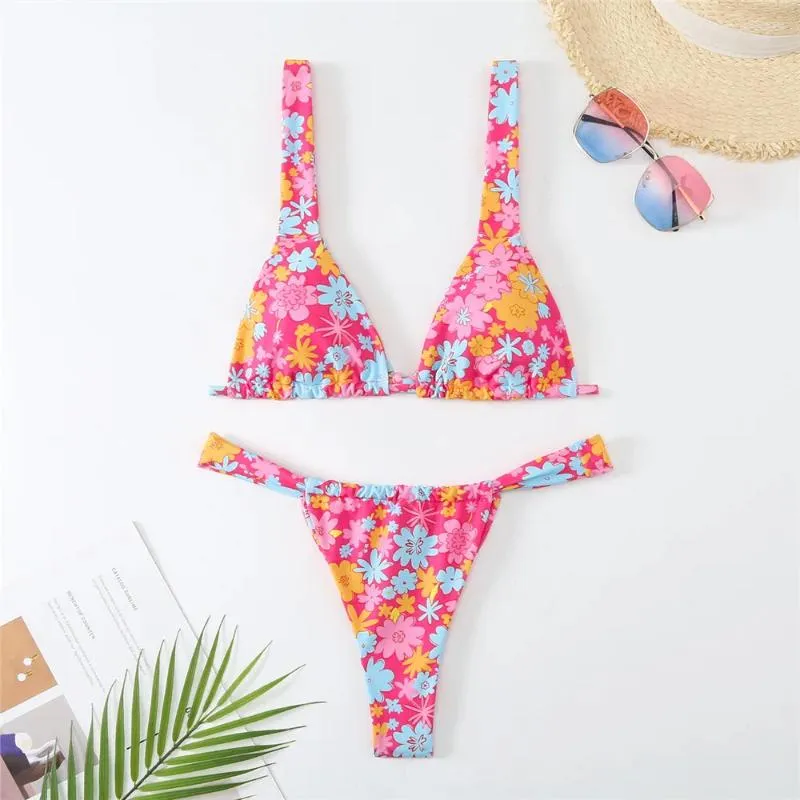 Bikini de maillots de bain pour femmes Ensemble sexy à imprimé floral rouge Micro-string maillot de bain maillot de bain brésilien Triangle 2024 Mujer Bather