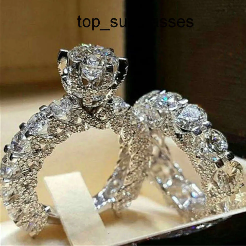 Femelle Diamond Wedding Ring Set Fashion 925 Silver Bridal Sets Bijoux Promesse Love Enveriment Anneaux de fiançailles pour les femmes
