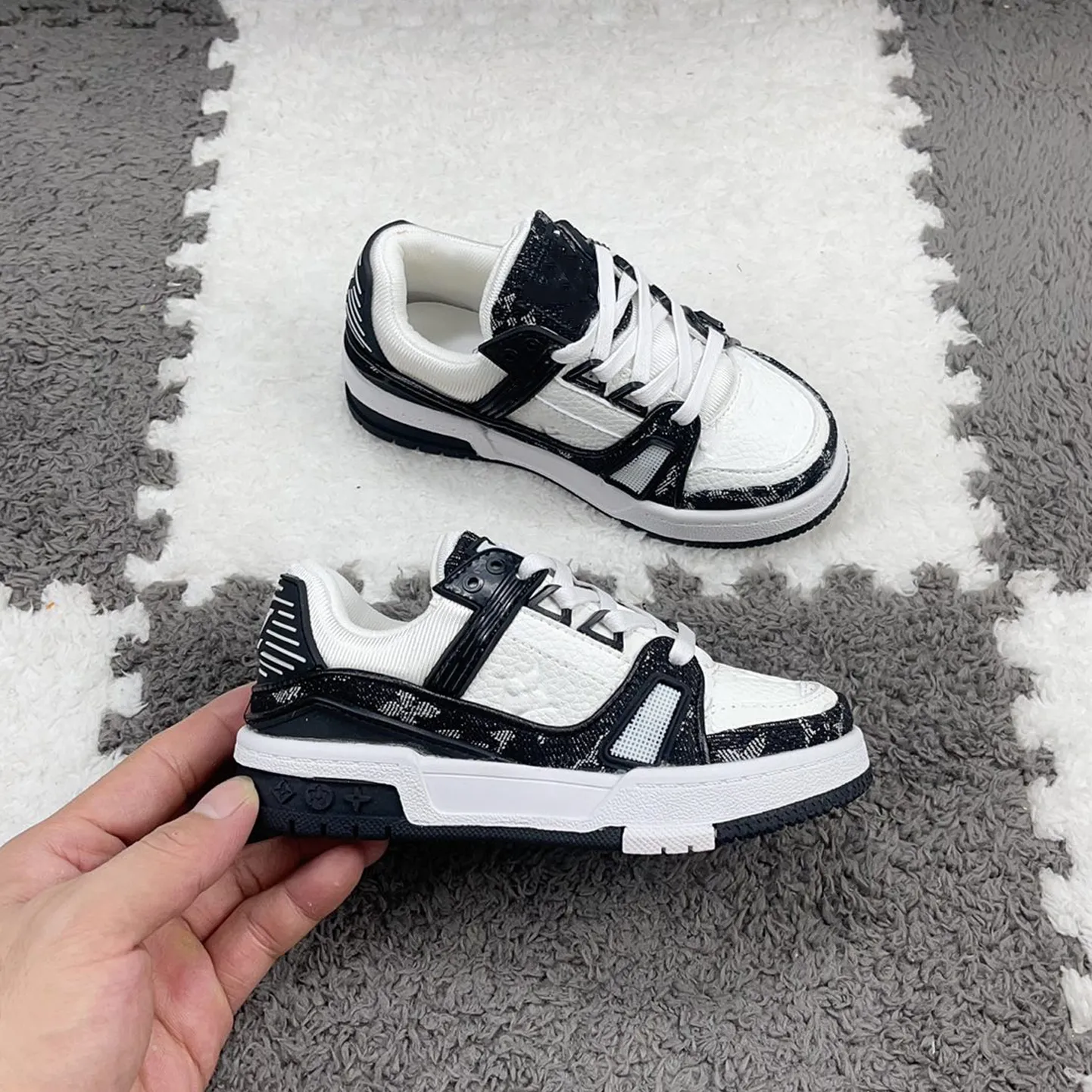 Stylish Kid Designer Trainer Sneakers Fashion Low Top Platform Shoes for Boys and Girls