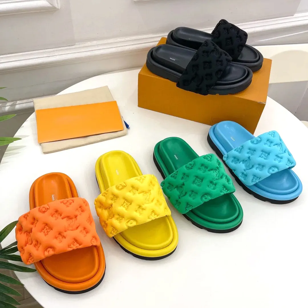 أعلى SAC SAC Luxe Pool Pladow Slide Mule Men Sandal Womens Disual Shoeer Designer Slipper Sandale Sandale Summer Beach Black Brown Motsigned Soft Flat Chels Sliders