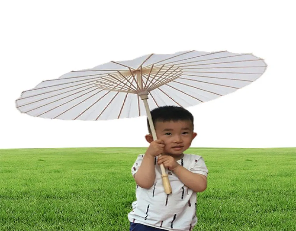 60pcs Casamentos de noiva Parasols White Paper Itens de beleza Itens de beleza chineses Diâmetro de guarda -chuva artesanal 60cm1350643