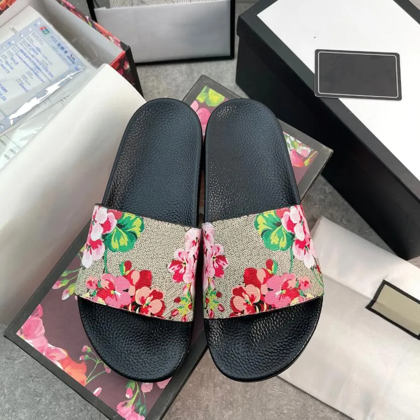 2024 Designer Interlocking G Black Slide Sandals For Men And Women With Box And Dust Bag Tiger And Snake Print Slide Wide Flat Slipper For Summer Choose From One Size Up From