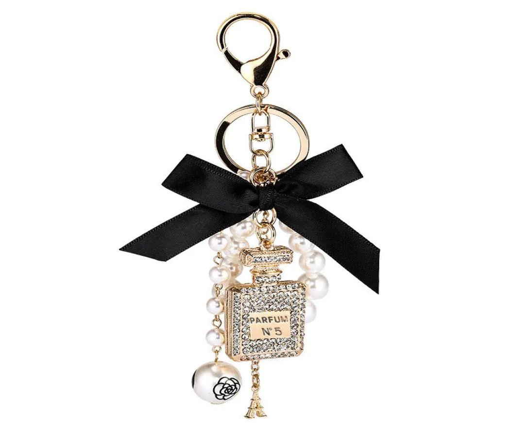 2021 Ny imitation Pearl Perfym Bottle Keychain Car Ring Holder Bag Charm Pendant Accessories Bow Key Chain Fashion Keyring6248315