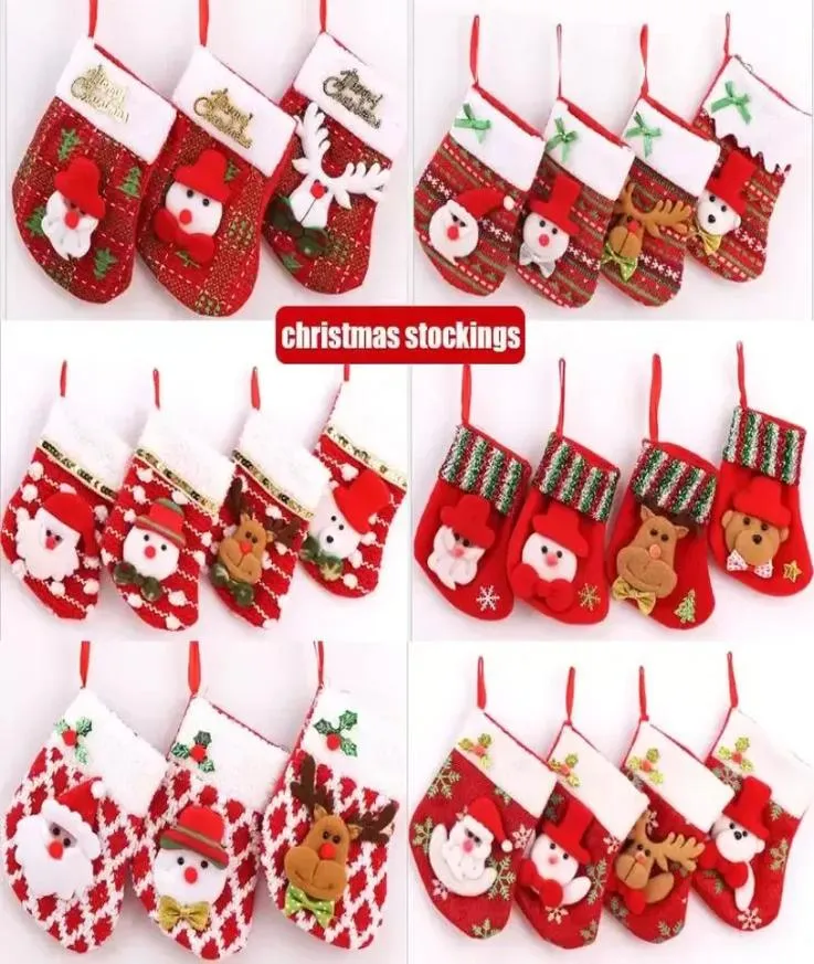 Meias de Natal penduradas em árvores de natal decoração de enfeites meias