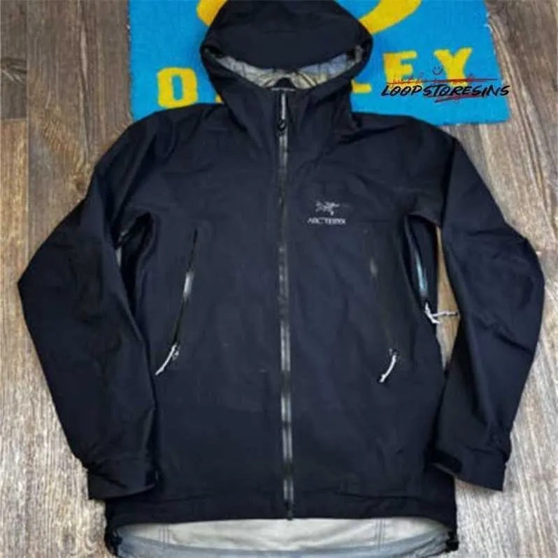 Ontwerpers Brand Windscheper Hooded Jackets Heren Goretex Black Hooded Jacket Maat size S Pip0