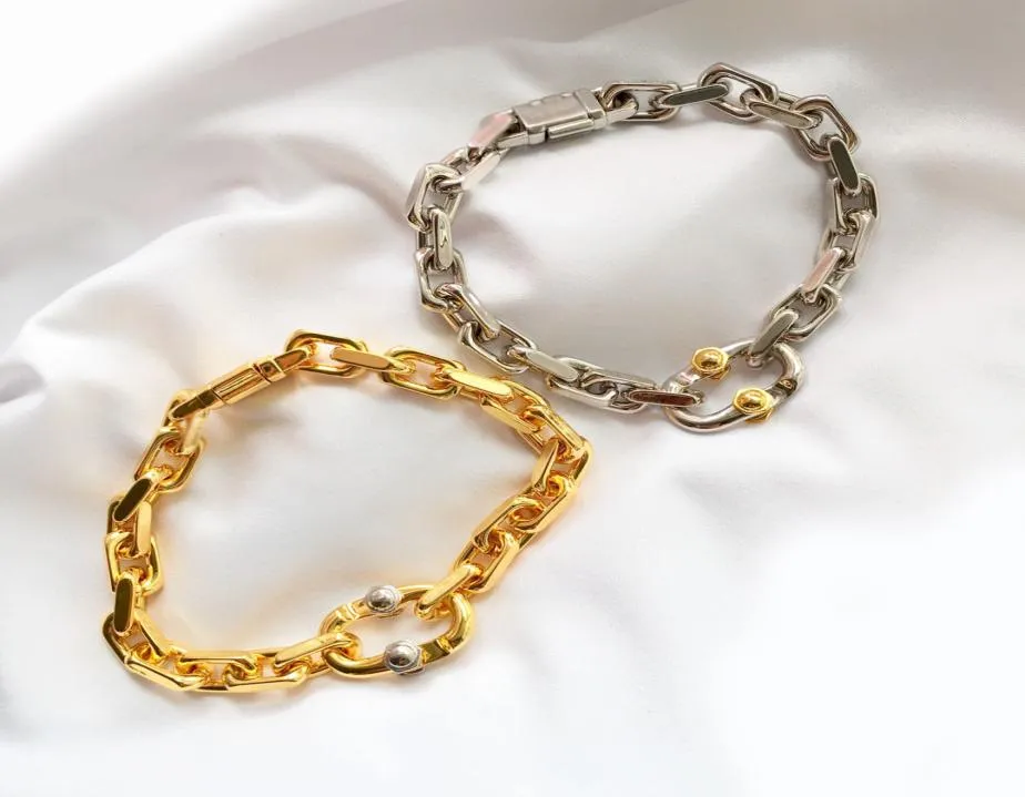 Couple argenté Bracelet Gold Bracelet Chaîne de liaison mince épais Ushaped Love Designer Watches Femmes Men Couple Fashion Desi5134475