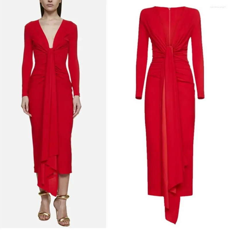 Robes de fête Robe de fermeture à gaine en V rouge