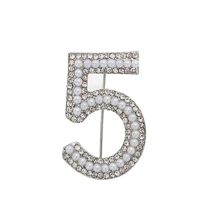 Wielkie broszki marki litera 5 pełne broszki piny dla kobiet impreza kwiat broszki perłowe biżuteria 9452650