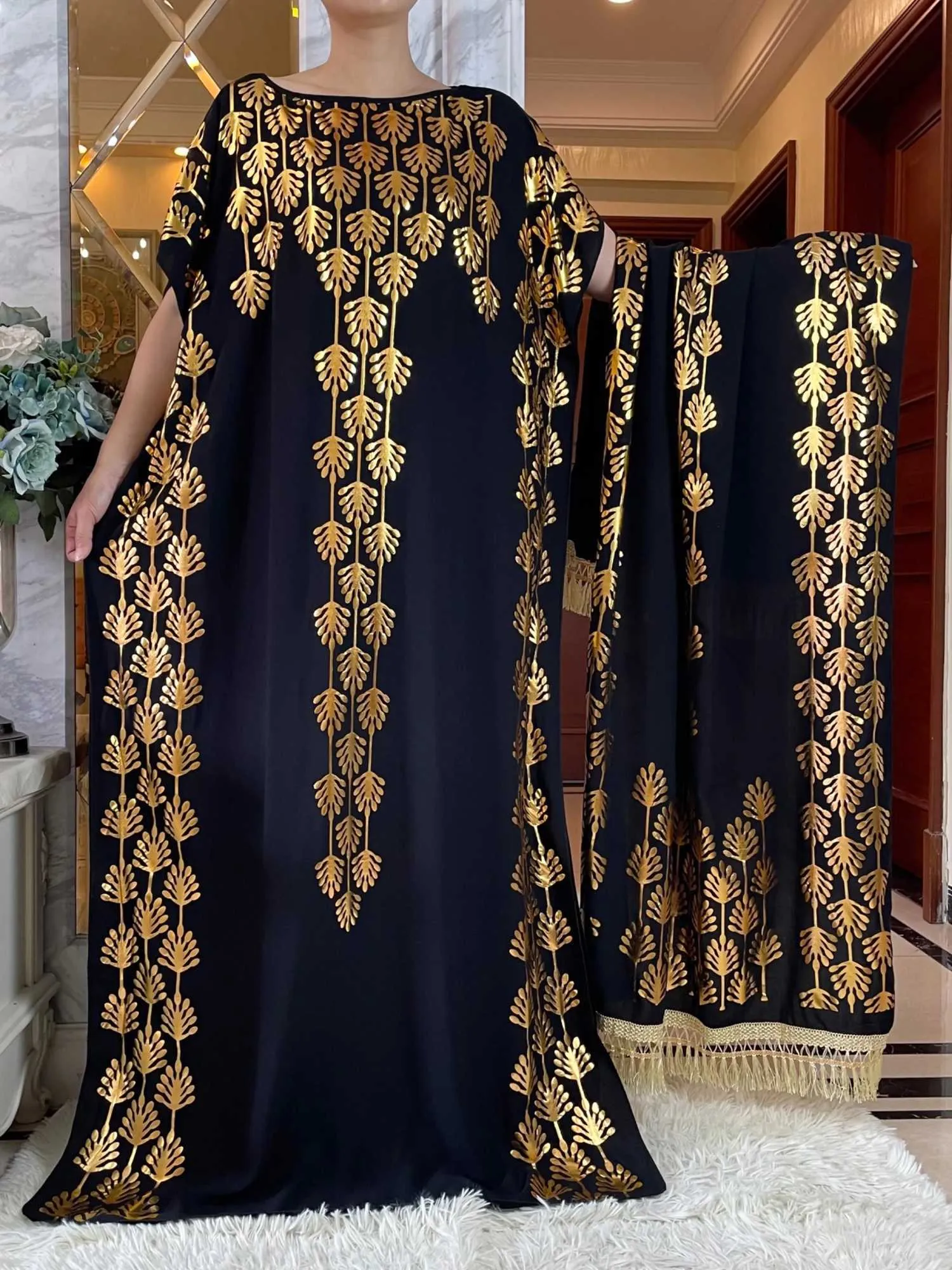 Vêtements ethniques Dubaï New Abaya pour les femmes Summer Short Slve Robe de coton Gold Embarque Loose Lady Maxi Robe africaine avec une grande écharpe T240510