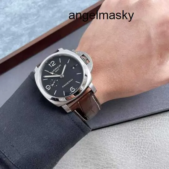 Montre la poigne moderne Panerai Luminor 1950 série 44 mm de diamètre automatique Calendrier mécanique Affichage Pam00320 Affichage en acier inoxydable Date Double Zone