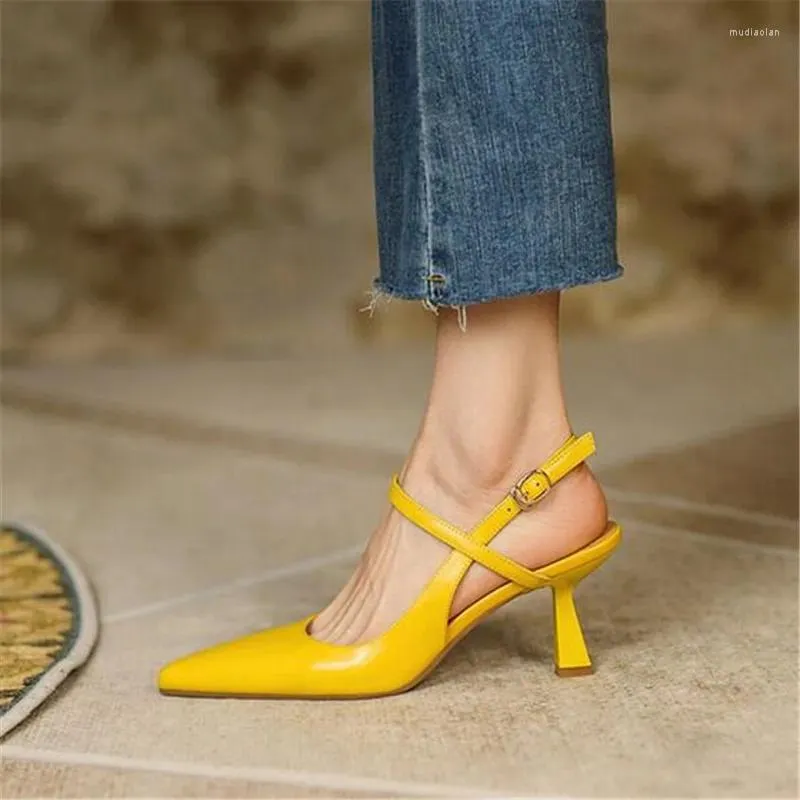 Chaussures décontractées High Talèled Fashion Rome Spring Summer Classics pointu à orteil Stiletto Boucle Sandales Elegant Career Lady Solid Pumps