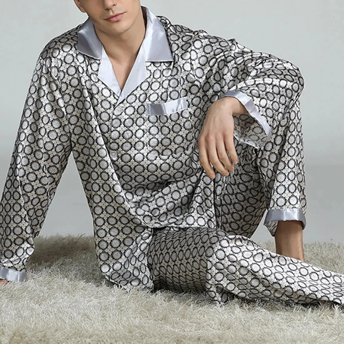 Męska plama jedwabna piżama zestaw piżamą mężczyzn śpiący nowoczesny styl nadrukowany koszulka nocna męska satyna miękka przytulna spanie 240428
