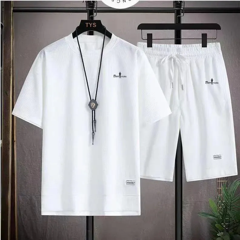 Bi Yin le Fen Hua Fuge Terno Casual para homens Camiseta de seda curta de Summer Ice Silk para homens Um conjunto emparelhado com sutiã fresco e moderno 240511