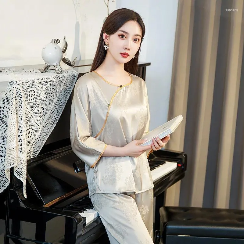 Vêtements à domicile Pyjama en soie glaciaire Ensemble de style chinois d'été pour femmes avec couverture satinée simulée et vêtements jacquard minces femelles