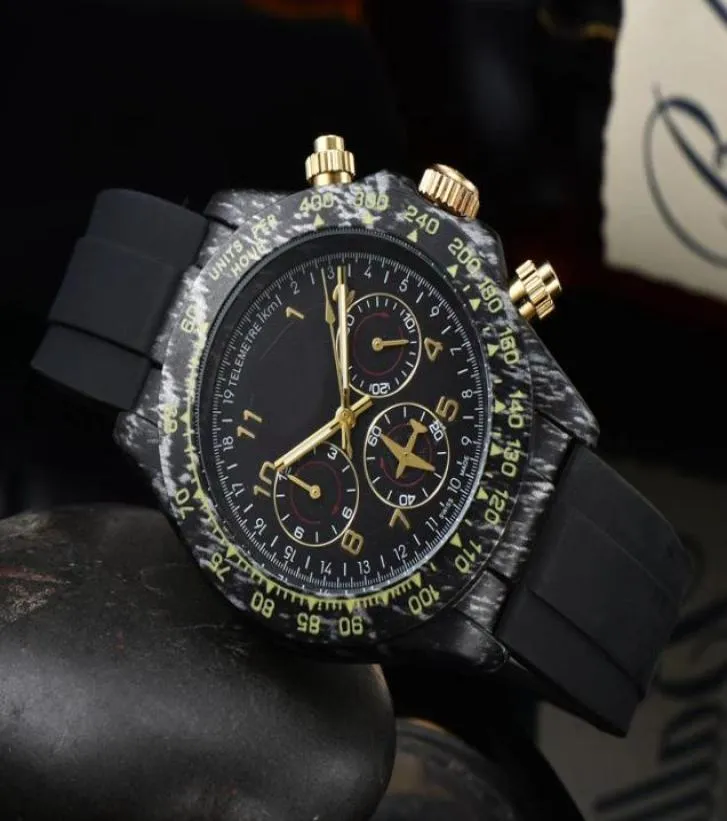 2022 Men de haute qualité Regardez six points tous les cadrans fonctionnent en quartz automatique montre le chronographe de marque European Top Chronograph Fashi1619730