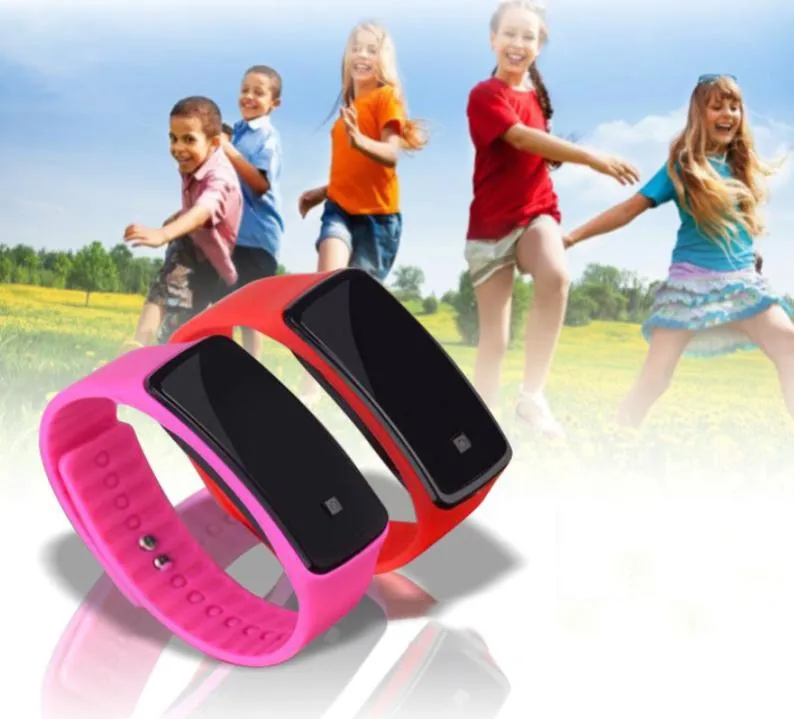 Akcesoria mody LED Bransoletka Silikonowe zegarki elektroniczne dzieci chłopcy i dziewczęta sportowy prezent Silikon Watch Kidswatches3797400