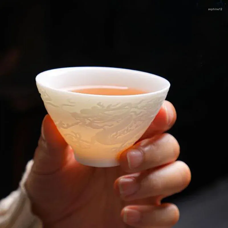 Ensembles de voiles de thé 2 PCS / Set Relief Dragon Phoenix Modèle Couleur blanche Couleur Kungfu Tasse de thé Bowl Accessoires de consommation