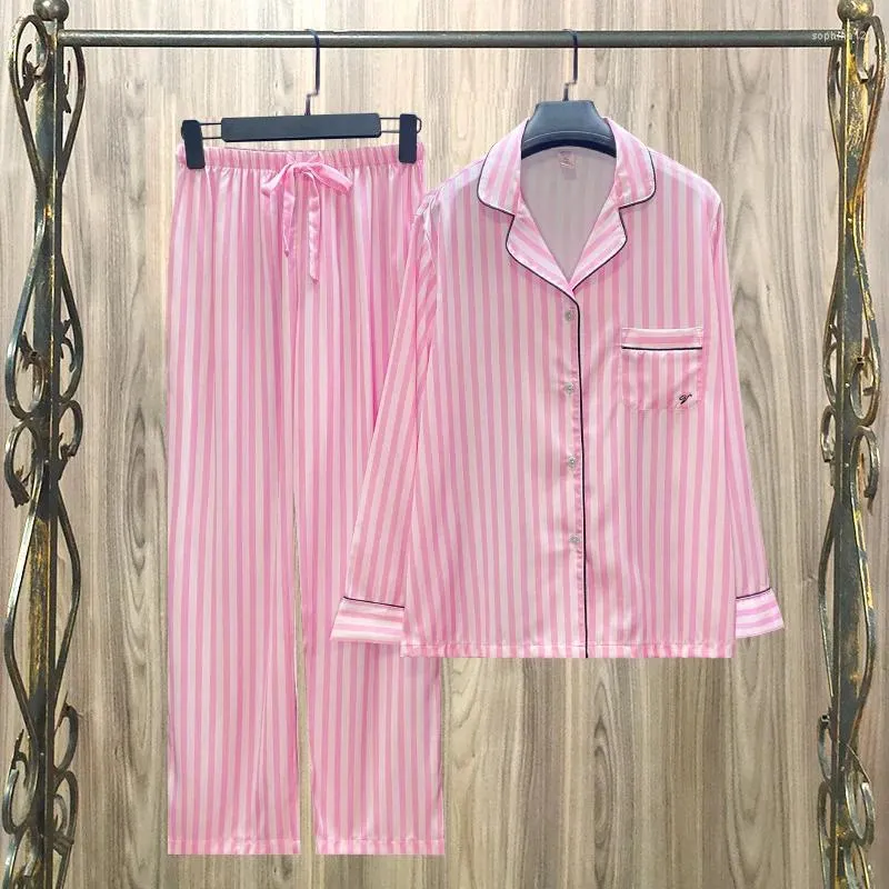 Vêtements à domicile Summer Pyjama sets pour les femmes courtes roses à rayures à rayures en soie pyjamas de pyjamas