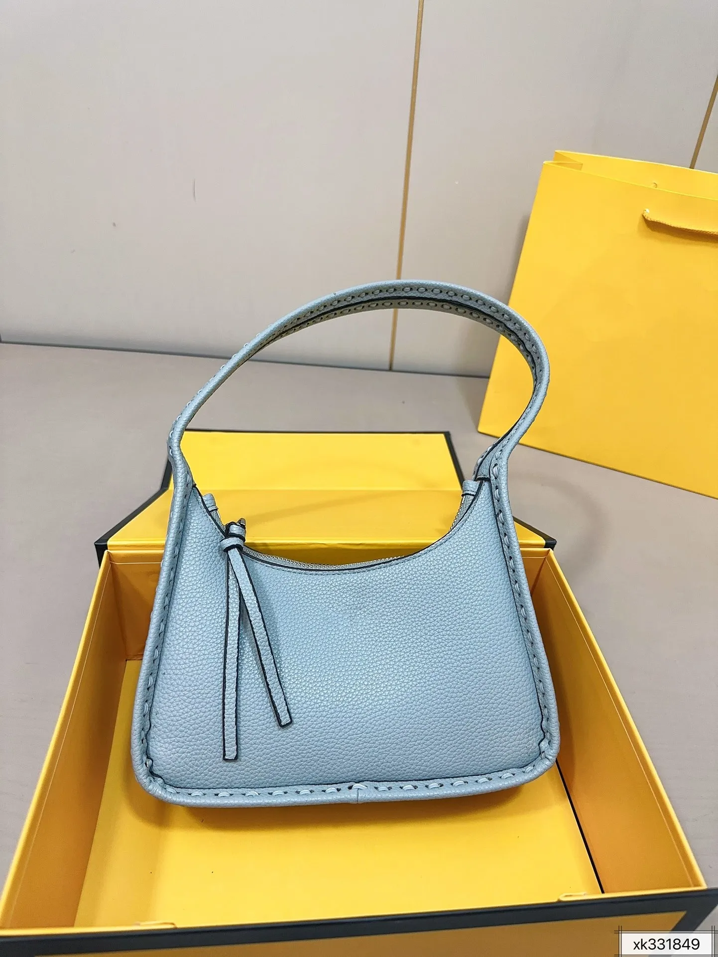 2024 Luxurys Fenddies bags Designer Bags Handbags Shoulder Crossbody Bag Tote New Fashion Texture Leather Multifunctional Envelope bag Factory Direct Sales