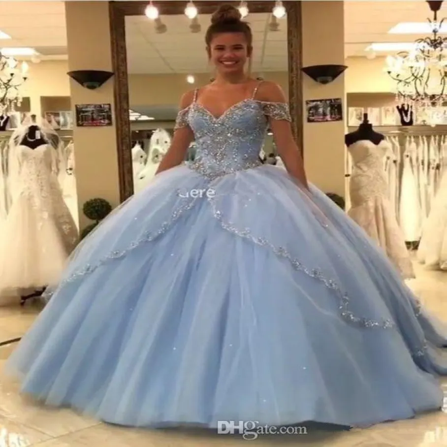 2019 Light Sky Blue Ball Suknia Quinceanera Sukienki CAP Rękawy Spaghetti Kryształ Kryształ Princess Prezenta