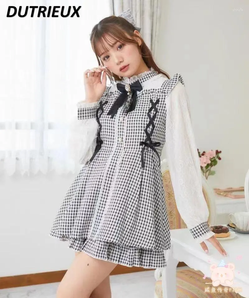 Robes de travail Rojita Crystal Brooch Lace-up Plaid Mine Series Produits de robe produite en masse Culottes Femmes Automne à manches longues