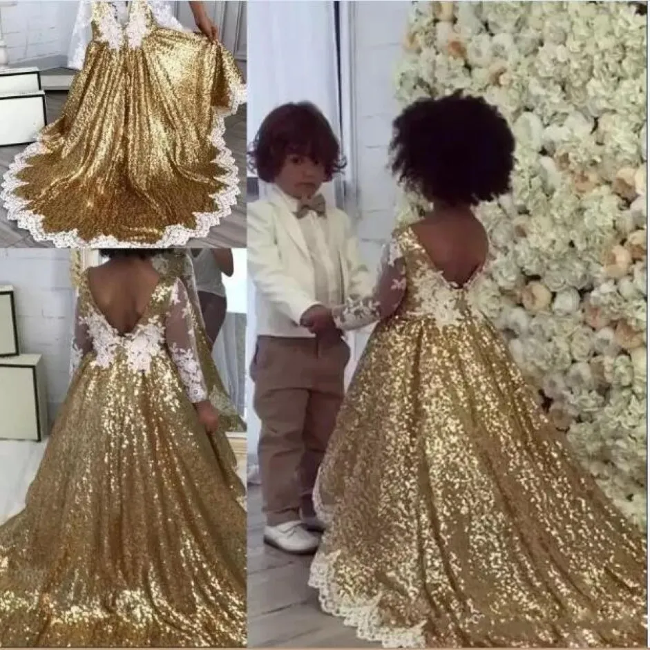 2019 Altın Sequins Çiçek Kızlar Düğünler İçin Elbiseler V Arka Beyaz Dantel Aplikler Uzun Kollu Prenses Zemin Uzunluk Pageant önlük çocuklar P 289s