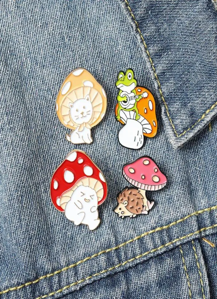 20pcslot cartunato cartoon studente sale pins funghi rana gattina bloccia unisex backpack collar badge cowboy gioielli ACCE74091917