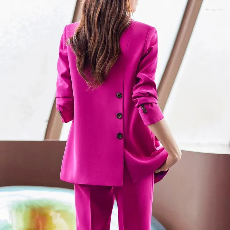 Pantalon féminin en deux pièces 2024 Elegant Women Jacket Fashion Suit Fashion Brun Brown Rose Red Female et Jupe courte