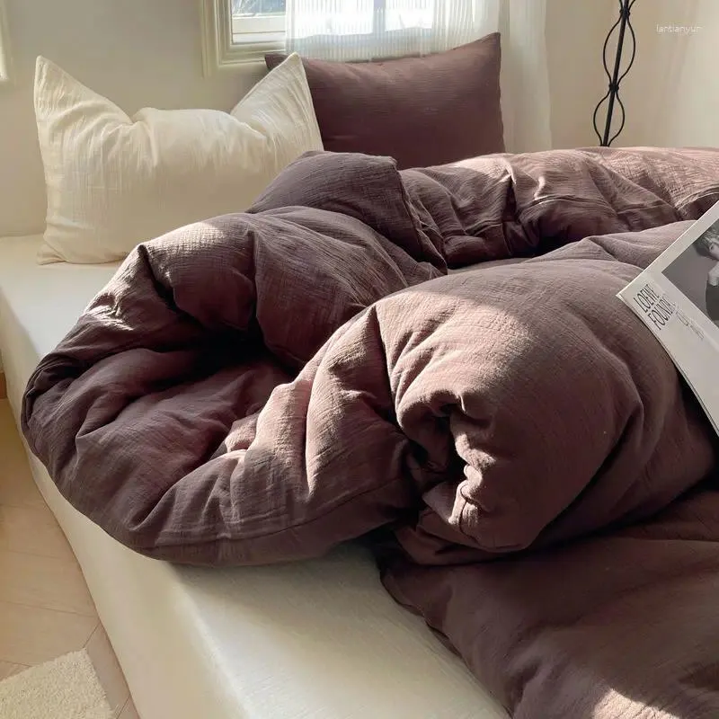 Zestawy pościeli na Instagram w stylu japońskim mieszanym i umytym bawełnianym czteroczęściowym zestawie miękkich arkuszy łóżka stałe kołdrę kołdry kołdra akademika