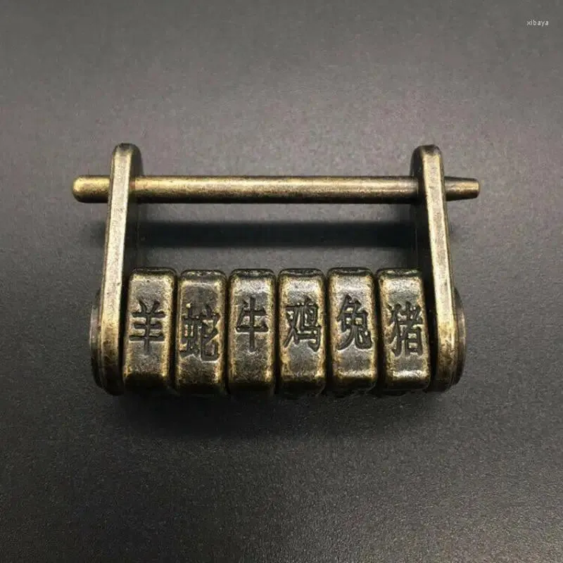 Figuras decorativas Antiguidades chinesas Fengshui Bronze Little Little Brass Lock of the Zodiac