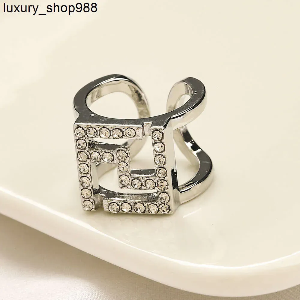 Anéis Rings Anéis de luxo Rings Band Rings Rings de cluster Rings Silver Letter Band Rings para homens femininos de designer de moda letras Turquo