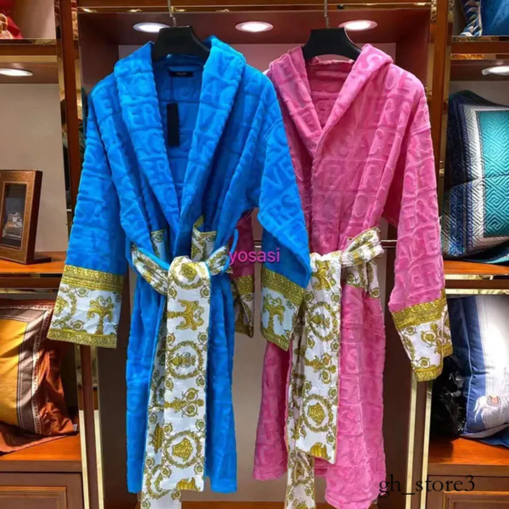 Medusas ontwerper Velvet gewaad barokke mode pyjamas heren dames brief jacquard print barocco print mouwen sjaal kraag riem 100% katoen2023 423 423