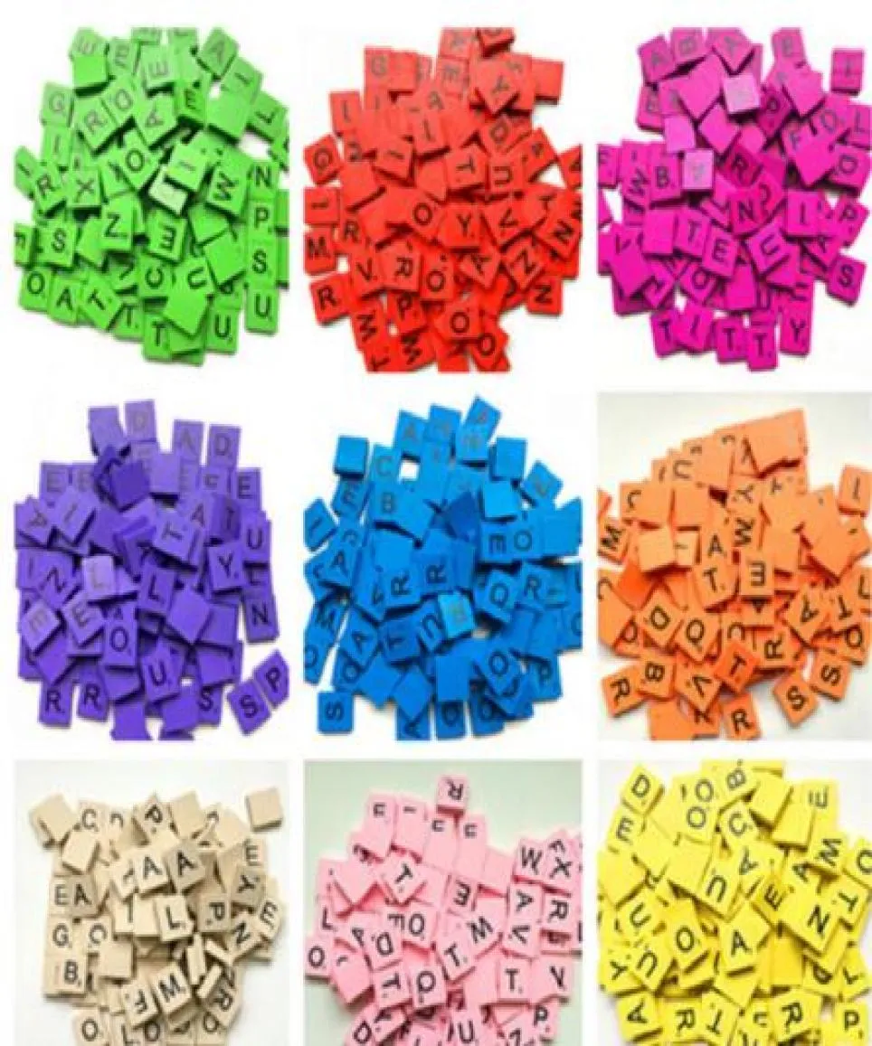 100pcsset kolorowe angielskie słowa drewniane litery alfabetowe kafelki czarne litery scrabble numery do rzemiosła Wood6484971