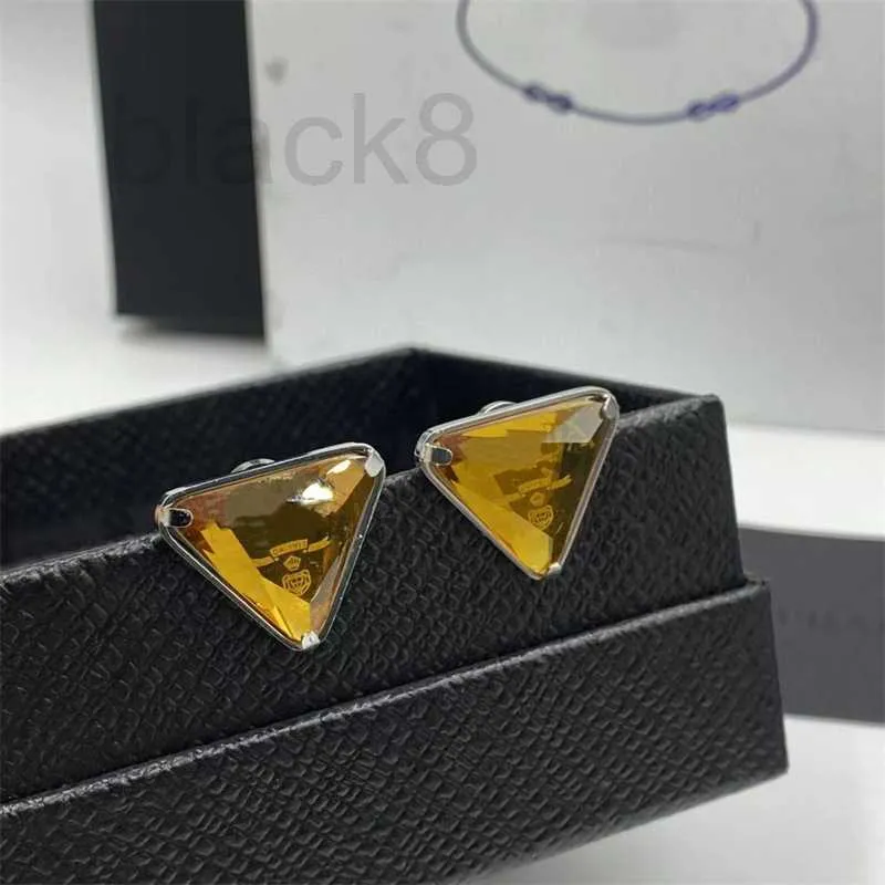 Stud Designer triangular brown earrings are exquisite durable elegant fashionable French style and elegant earrings are unique simple V25C