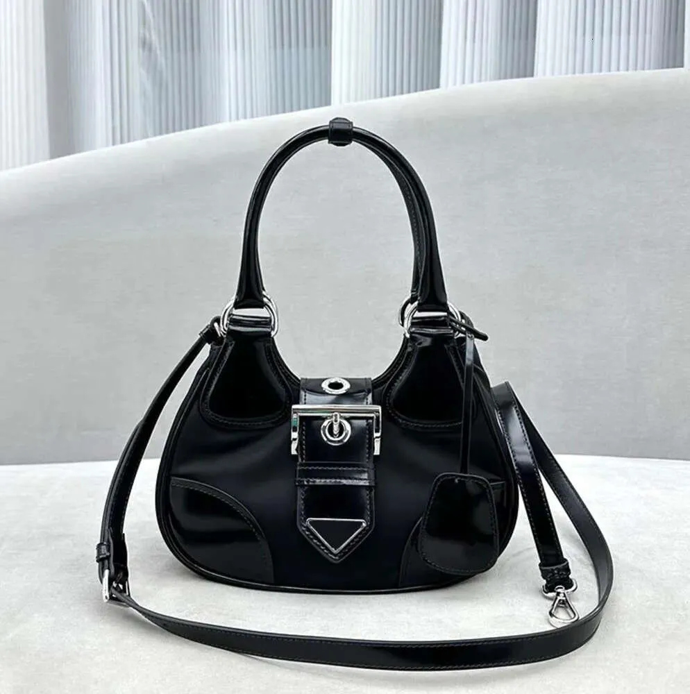 Designer Fashion Triangle Moon Bag Lady Tote Mini spalla Vintage Black Clutch Borsa Hobo Crossbody Womens Man Classic 7A Quality