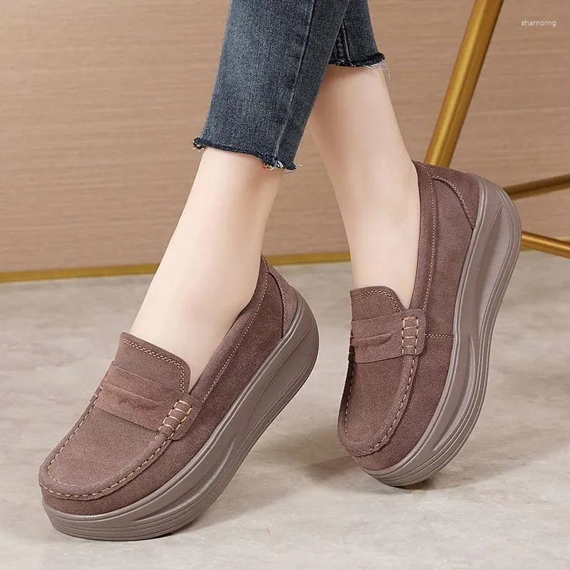 Scarpe casual primaverili autunno donne piatti da donna vera pelle slip-on rotond piattaforma zeppe femminili comfort mamma single