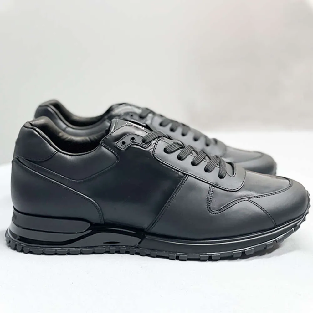 Men Casual Shoes Designer Leather Trainers Fashion Outsole Sneaker Top Classic Run Away Sneakers Flats Shoes High Quality With Box 012