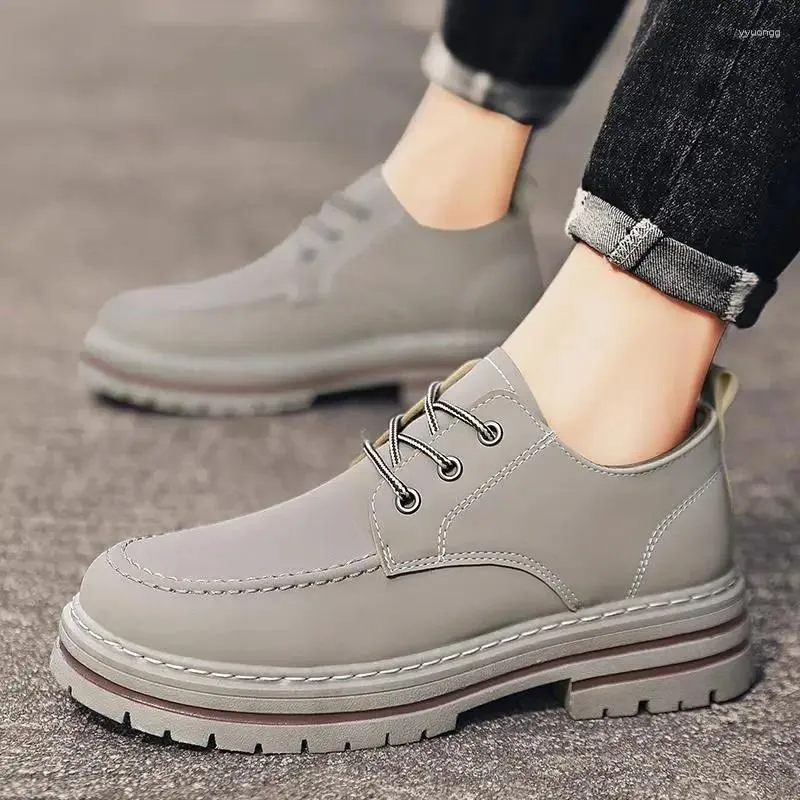 Vestido sapatos comerciais masculinos se vestir mocassins casuais britânicos preguiçosos Itália