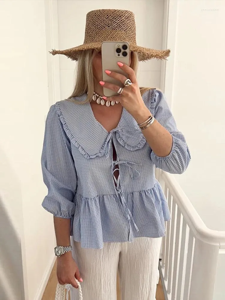 Kvinnors blusar Chic Women Plaid Doll Collar Shirts Elegant Lace Up Lantern Sleeve Pleated Blue Female 2024 Spring Summer Commut