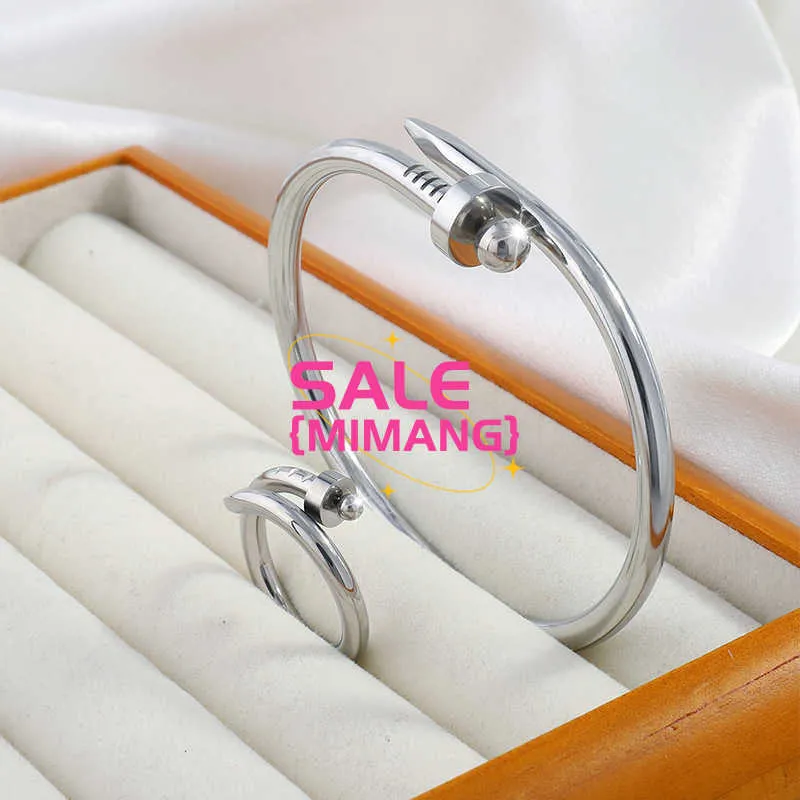 Bracelet de concepteur Bracelet en acier en acier inoxydable Ensemble pour hommes et femmes artisanat insensé avancé élégant ym93