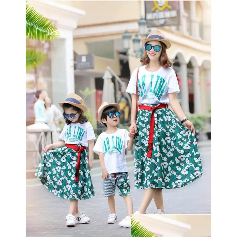 家族を一致する服装夏のクールなファッションビューティフブルードレスドロップデリバリーベビーキッズマタニティ服dht9x