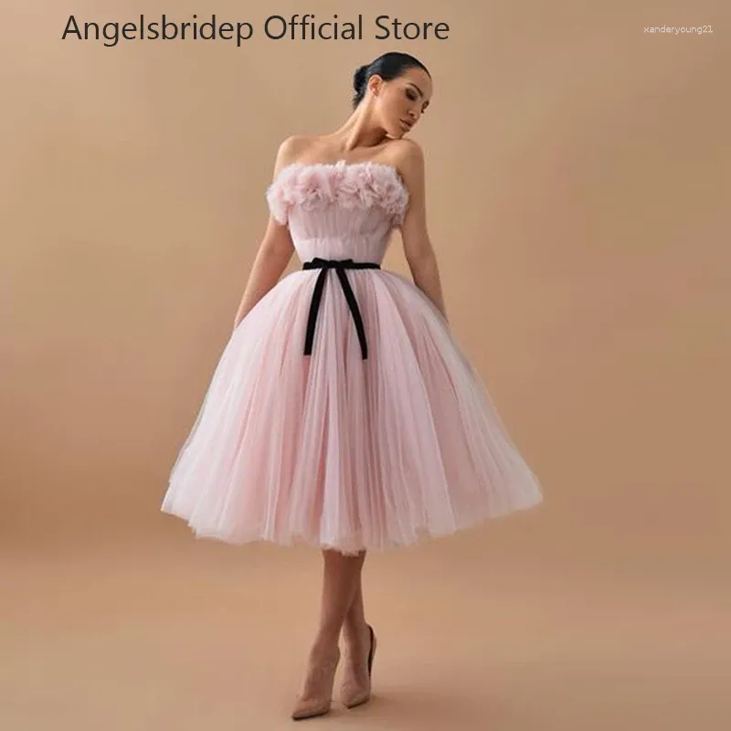 Party Dresses AngelsBridep A-Line Prom axelbandslösa ruffles längd rosa klänning för examen klänning svart bälte kändis jurkken