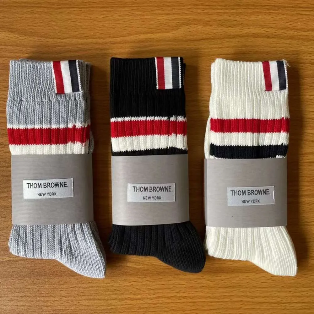 Chaussettes masculines Nouvelles tb gros fil de fil à la main cousu à la main Black and White Grey Men and Womens Couples Sports Trend Marque Pougled Cotton chaussettes BL5K