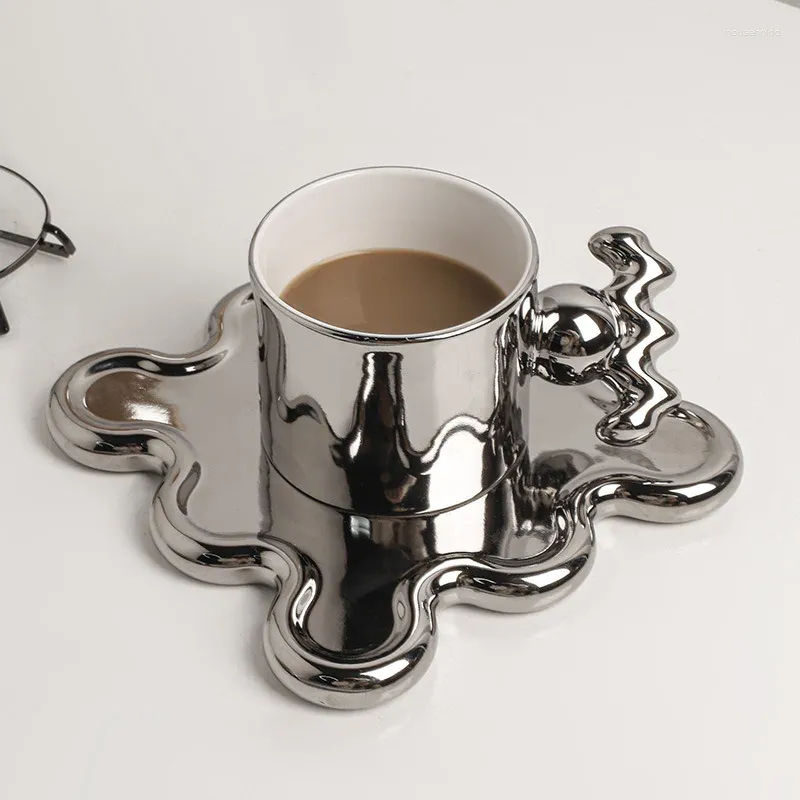 Topes Saucers Copa de cerámica de lujo moda personalizada acogedor silver coe café desayuno creativo creativo kupa bardak tazas ob50bd