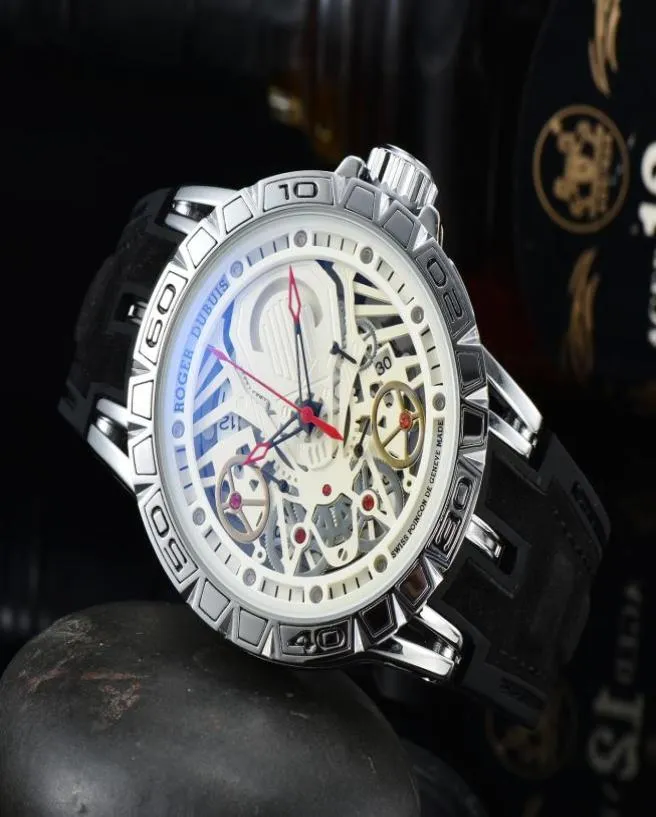 2022 New Mens Watch Watch Automatic Quartz Hour Hand Wristwatch en acier inoxydable STRAP DE CURTURE DE haute qualité Multifonction multifonction Waterpr4742798